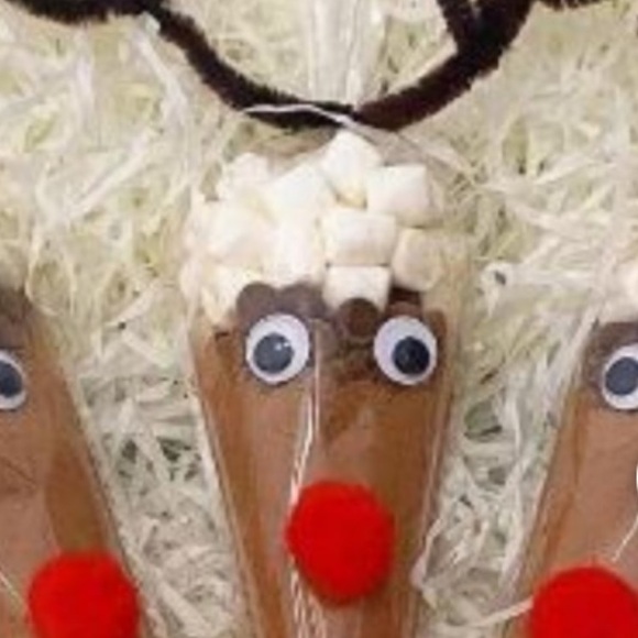 Reindeer Hot Cocoa Cones making kit. - Picture 1 of 3